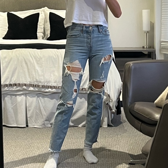 Levi’s Wedgie - Picture 3 of 7